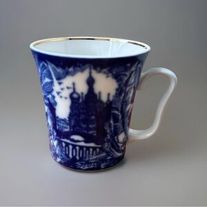Lomonosov Porcelain Frosty Day St Petersburg Russia Hand decor 22K gold trim Cup
